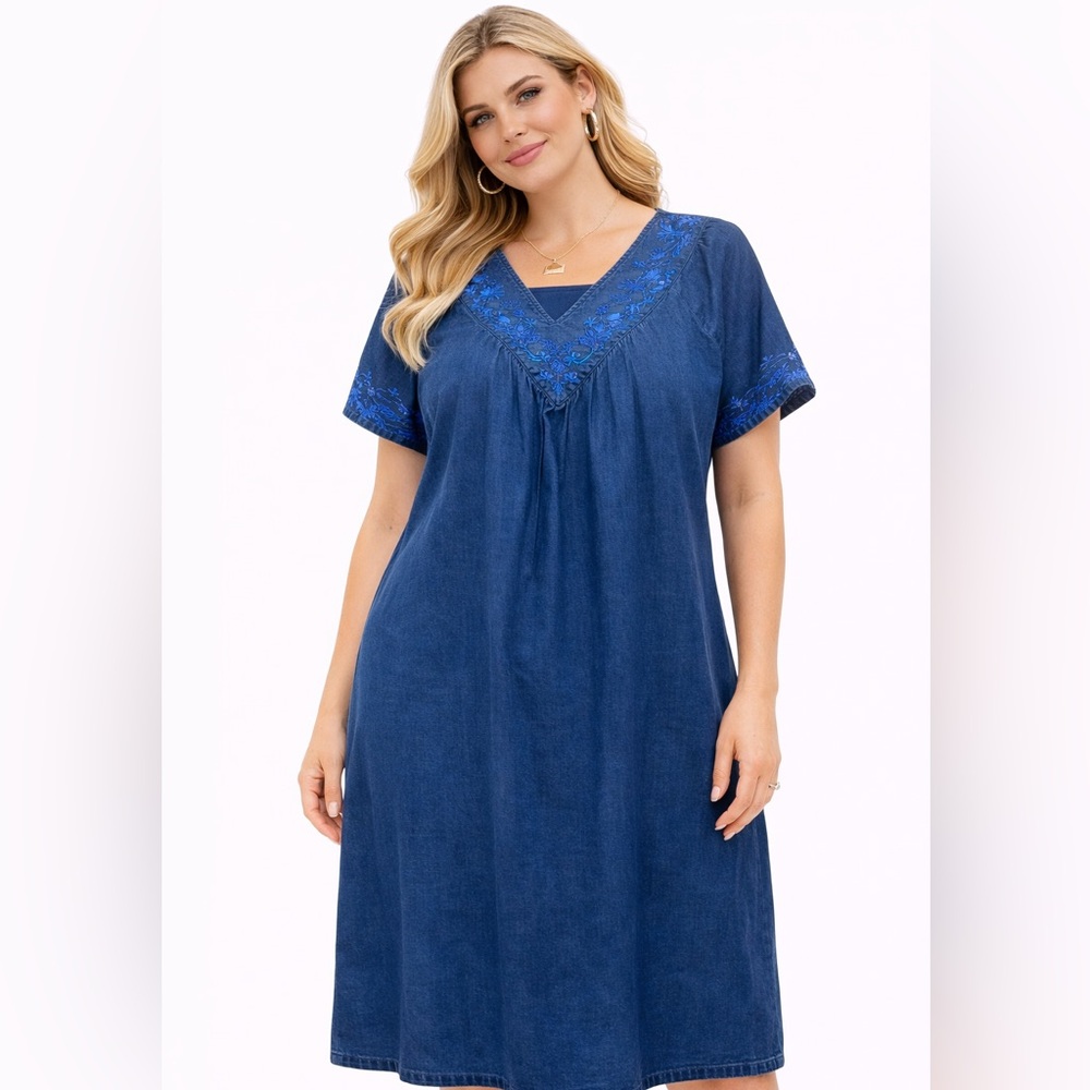 LOUNGEES Blue Dress‎ with embroidered accents Small